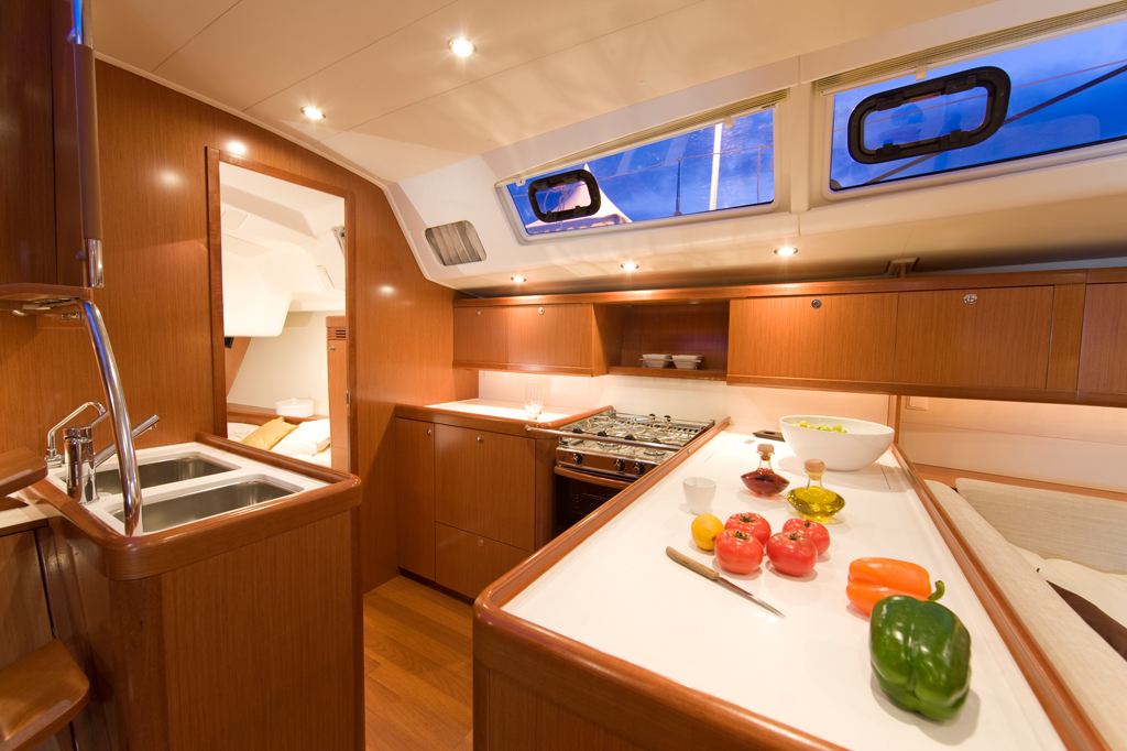 Beneteau Oceanis 54 27